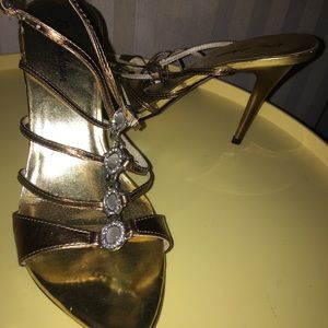 High heels sandal w adjustable strap size 9